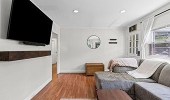 24 Westlyn Ct, Albany, NY 12203