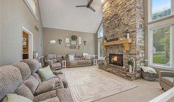 15417 Poplar St, Basehor, KS 66007