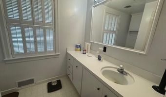 621 W Hayes St, Ahoskie, NC 27910