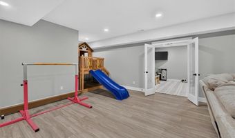 803 NE Lakota Dr, Adrian, MO 64720