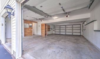 235 Aberdeen Dr, Algonquin, IL 60102