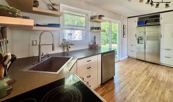 112 S Crest Dr, Burlington, VT 05401