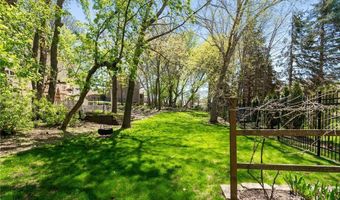 12581 Dover Dr, Apple Valley, MN 55124