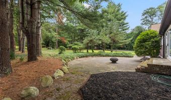 10 Abbott Valley View Dr, Cumberland, RI 02864