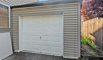 25 Livingston Ave, Avenel, NJ 07001