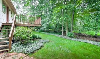 6 Potter Ln, Airmont, NY 10901