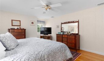 24 Kirkbrae Dr, Lincoln, RI 02865