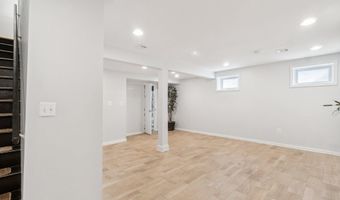2021 S LANGLEY St, Arlington, VA 22204