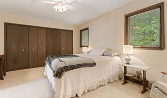 17646 S Ridgewood Dr, Arcadia, MI 49613