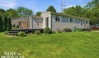 2122 Michigan St, Algonac, MI 48001
