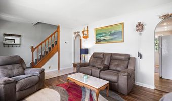 300 W 3RD Ave, Barrington, NJ 08007