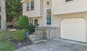 10265 Beaver Trl, Aurora, OH 44202