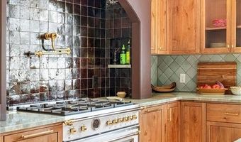 49 Third St, Newport, RI 02840