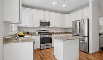 2422 14TH St N, Arlington, VA 22201