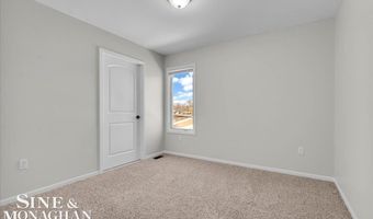 113 Roselawn St, Algonac, MI 48001