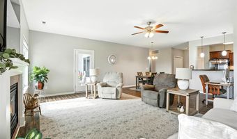 1092 Walnut Ave 117 Bld E, Riverside, IA 52327