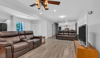 21 Park Ave, Bayville, NJ 08721