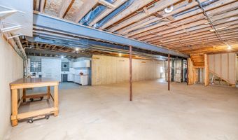 771 E Hickory Ave, Addison, IL 60101