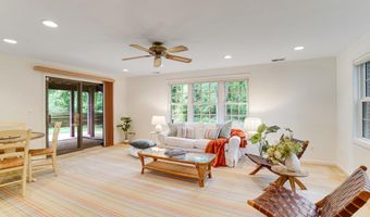 8606 FALKSTONE Ln, Alexandria, VA 22309