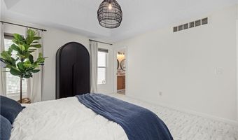 435 Country Walk, Amherst, OH 44001