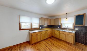 813 Pillsbury Ave, Albert Lea, MN 56007