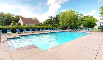 940 Longitude Ln, Amherst, OH 44001
