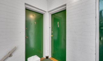 4943 AMERICANA Dr D-102, Annandale, VA 22003