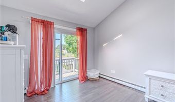 3 Hilltop St, Johnston, RI 02919