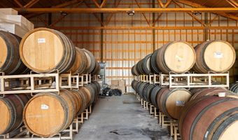 21338 OAK Ln, Aurora, OR 97002