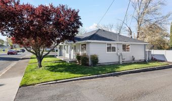 21 S 7th St, Central Point, OR 97502