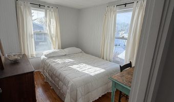 8 Tyler Ave, Branford, CT 06405