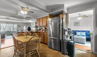 41 Perry Ave, Middletown, RI 02842
