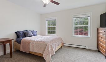 12 Summit Ter, Falmouth, ME 04105