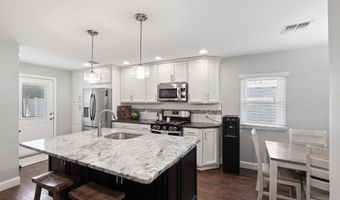 609 Main St, Bayville, NJ 08721