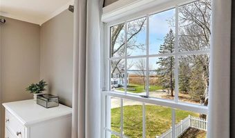 17 Mosher Dr, Barrington, RI 02806