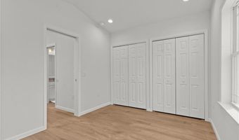 64 Burnside Ave, Narragansett, RI 02882