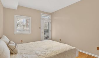 6944 ELLINGHAM Cir #A, Alexandria, VA 22315