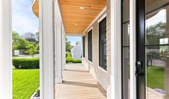 35 Coggeshall Ave, Newport, RI 02840