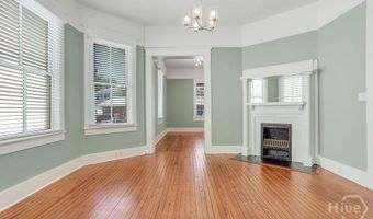17 E 33rd St, Savannah, GA 31401