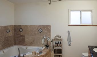 245 Hualani St B, Kailua, HI 96734