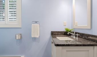 127 Hooksett Rd, Auburn, NH 03032