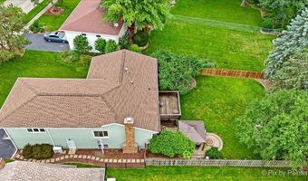 640 Ash St, Algonquin, IL 60102