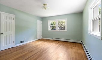 278 Green End Ave, Middletown, RI 02842