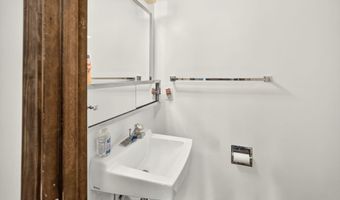 738 Fairway Ct, Ashland, OR 97520