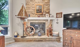 211 Emerald Meadows Dr, Arnolds Park, IA 51331