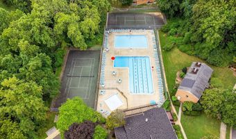 10643 WEYMOUTH St 103, Bethesda, MD 20814