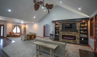 617 B Ave E, Albia, IA 52531