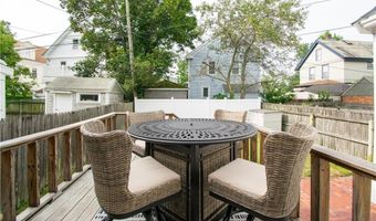 33 Slocum St, Newport, RI 02840