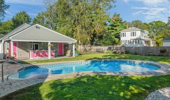 30 Eldredge Ave, East Greenwich, RI 02818