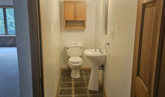 48 Harbor Rd, Colchester, CT 06415